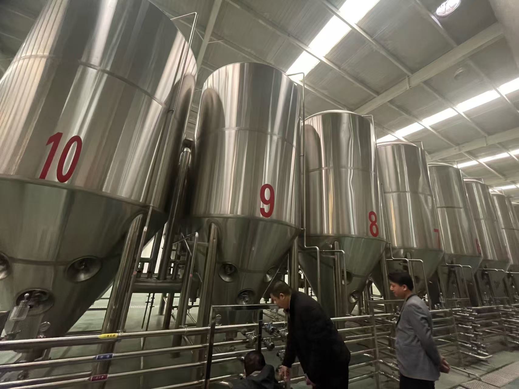 大同精酿啤酒设备厂—平面布置、设备设计、制造、调试、培训等一条龙服务